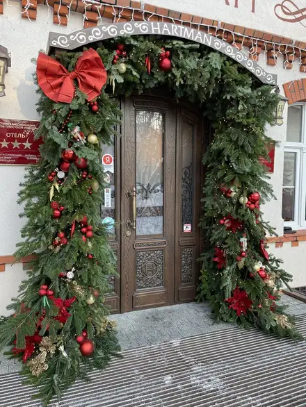 Оформление входной группы — работа ZIMA DECOR, фото 19